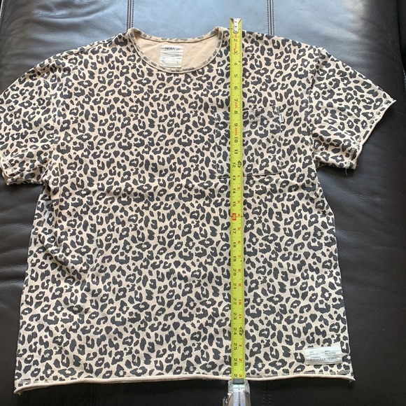 • Leopard Print T • - Picture 12 of 13